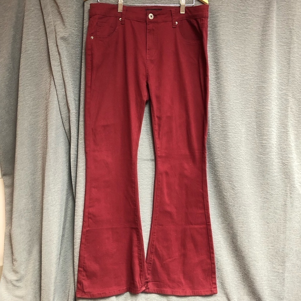 Best wind, large, cranberry flare, bell bottom jeans waist 18 stretches to 20